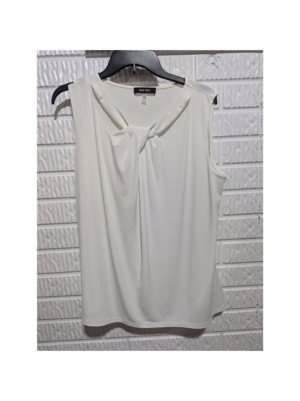 Nine West Women's White Sleeveless Twist & Cut Out Neckline Tank Top Size 1X